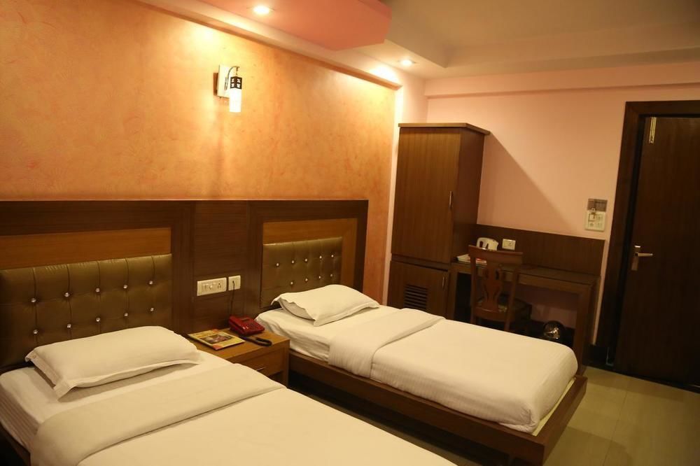 Hotel Grand Plaza Nowe Delhi Zewnętrze zdjęcie