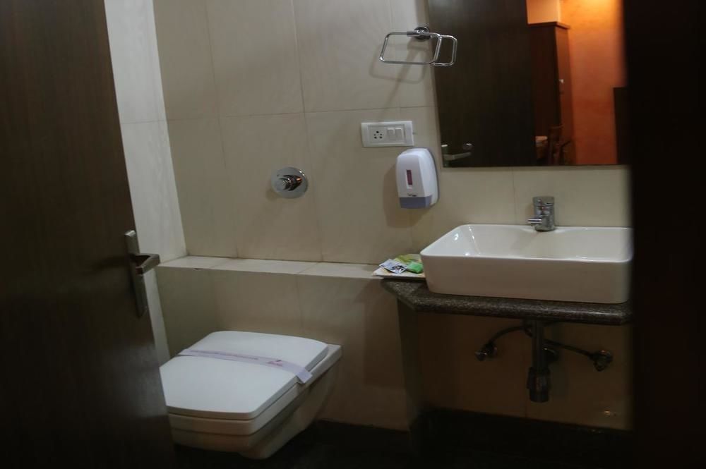 Hotel Grand Plaza Nowe Delhi Zewnętrze zdjęcie